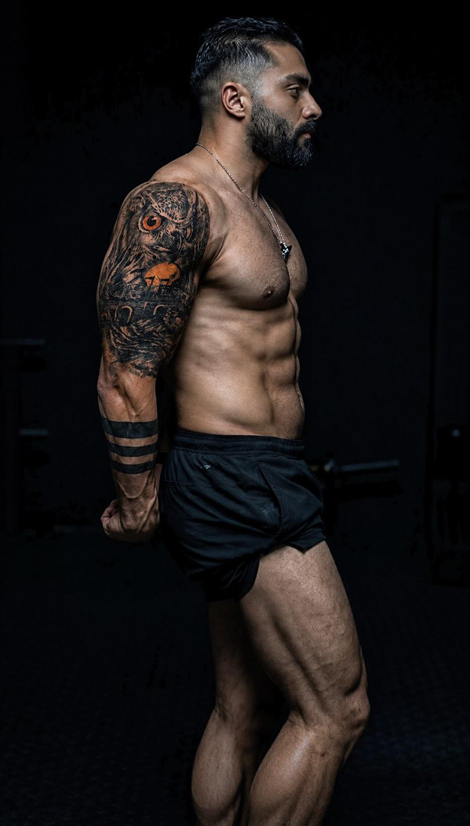 Aziz Benzineb athletic side pose